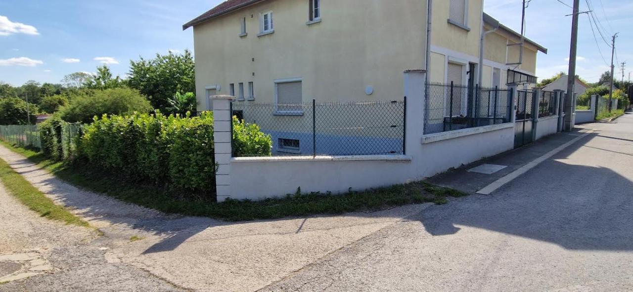 L'entre deux Eaux 'Maison' Balcon 'et Jardin Reims Extérieur photo